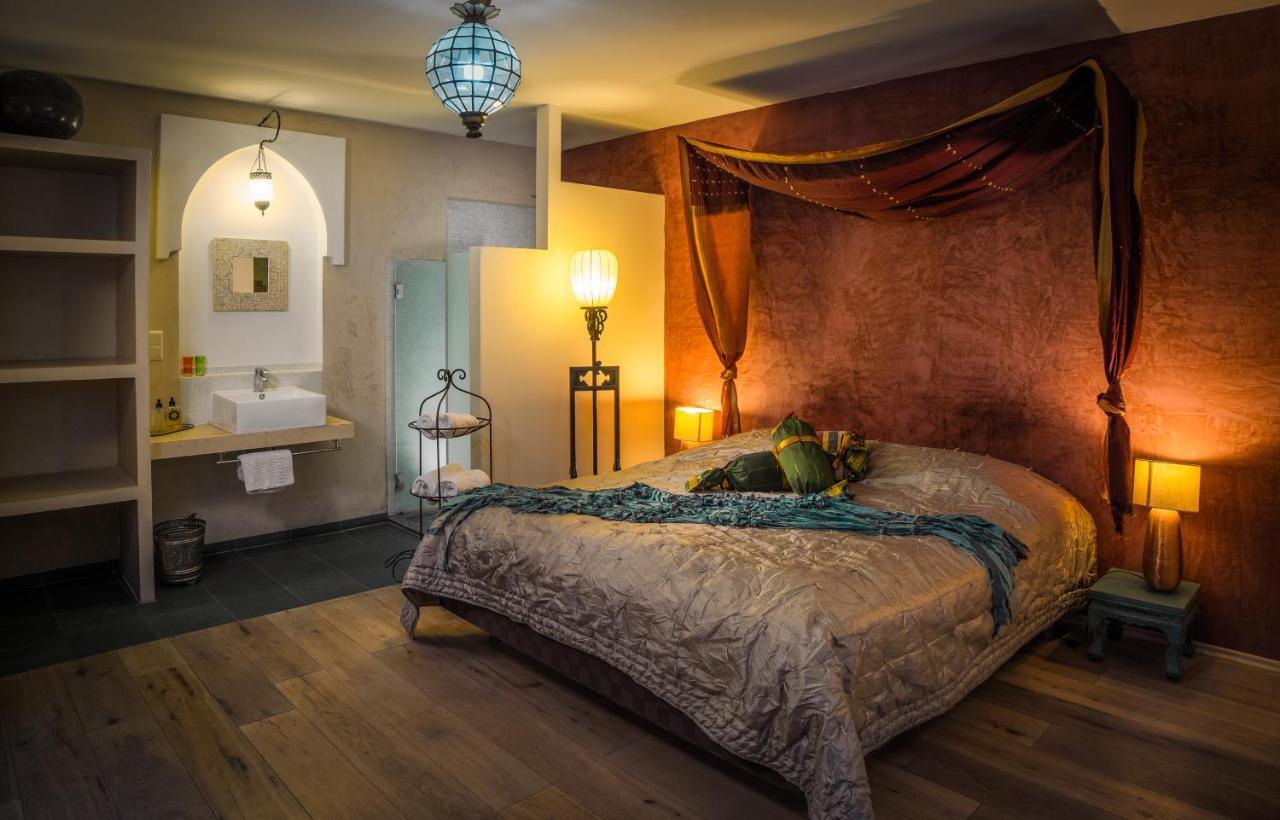 Couette-café The 3*